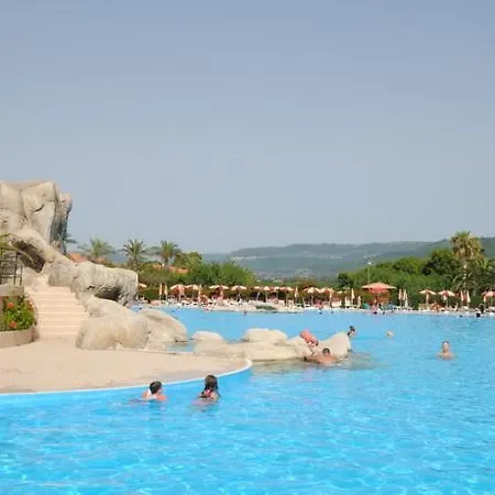 Falkensteiner Club Funimation Garden Calabria אתר נופש